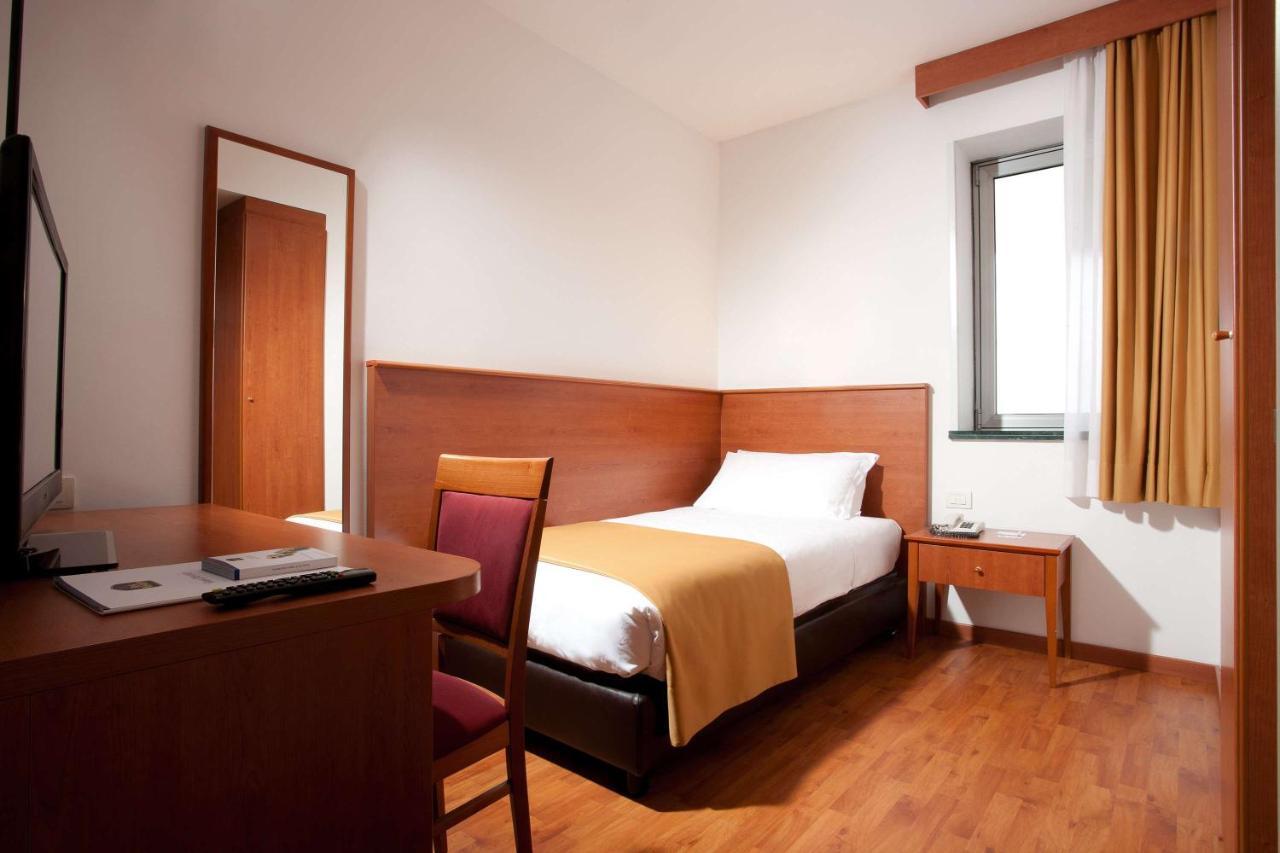 Western Park Continental Hotel 4*